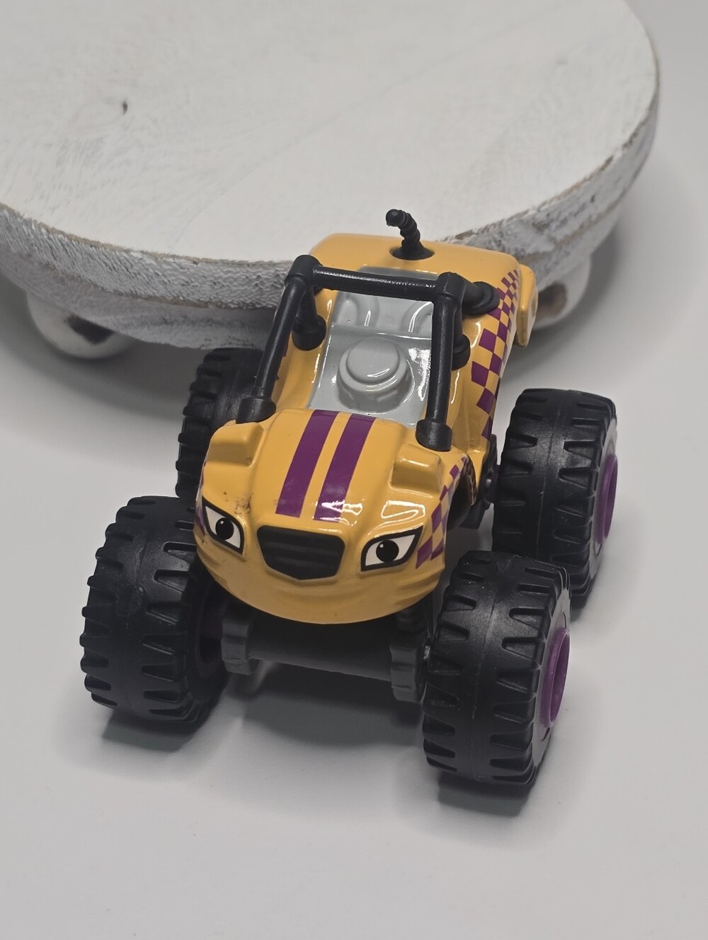 2014 Mattel Blaze & The Monster Machines "Stripes" Toy